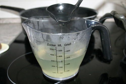 31 - Gemüse-Kochwasser abmessen / Measure cooking water