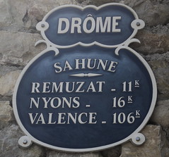 Sahune, Drome - Photo of Pelonne