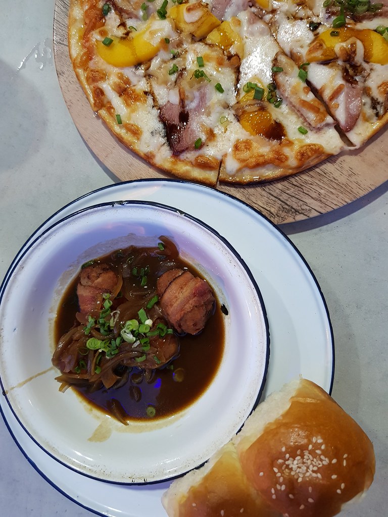 Smoked duck & peach pizza rm$18.80 & Bacon wrapoed pork meat ball Braised in Connor's stout sauce rm$16.80 @ The Brew House USJ 10