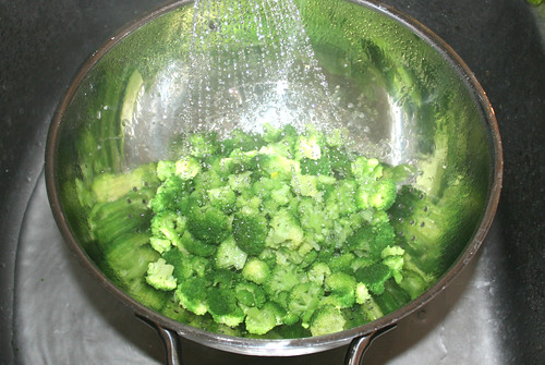 13 - Brokkoli abschrecken / Refresh broccoli