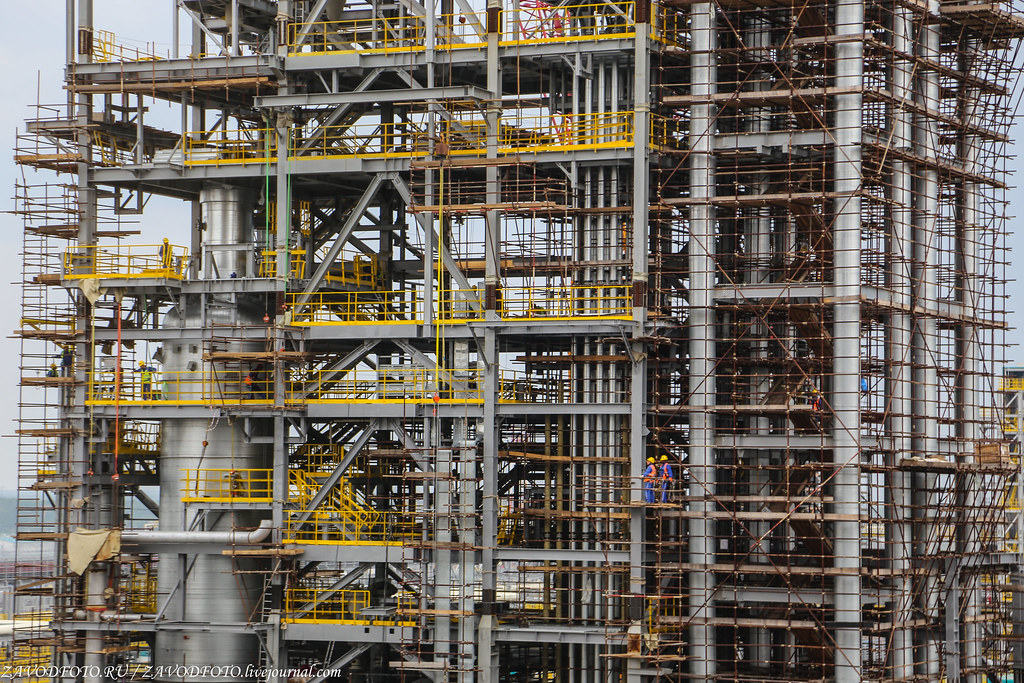 ЗАПСИБНЕФТЕХИМ пиролиз. Самая большая стройка в России. Огромный нефтехимический реактор. Строительство нефтехимического комплекса.