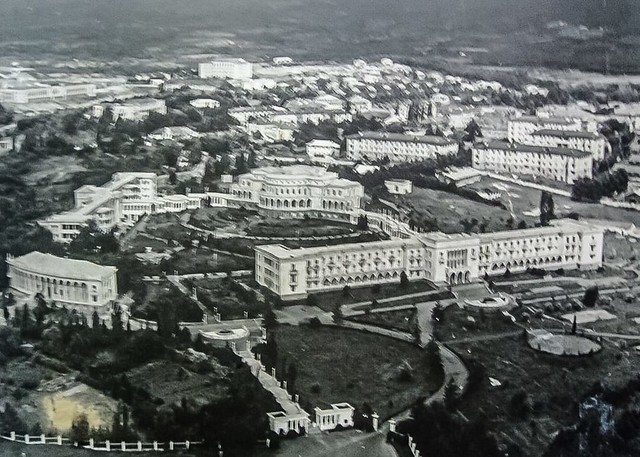 Archive-photo-of-Tskaltubo-Zqaltubo-in-the-1950s-Hotel-Shaxtiori-Tskaltubo-Georgia-Abandoned-Soviet-Spas