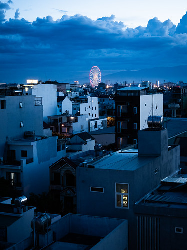 ferris wheel danang vietnam city cityscape asia blue hour sky clouds houses street urban night lights windows