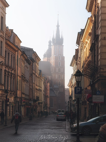 krakow cracovia poland polonia church architecture fog sunrise faith ppl people city art light colors colour nikon d750