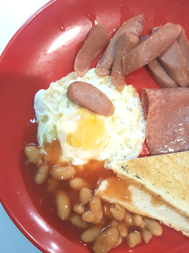 Breakfast set w/TehC rm$6.50 @ Tesstaurant Cafe KL Cosway