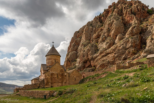 noravank spring canyon architecture armenia travel monastery areni vayotsdzorprovince am