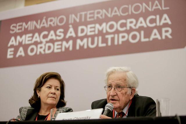 Noam Chomsky participou do debate "O progressismo e o neoliberalismo em um mundo em desenvolvimento" - CrÃ©ditos: Foto: SÃ©rgio Silva | FundaÃ§Ã£o Perseu Abramo