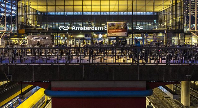 train-lodge-amsterdam-travel (23)