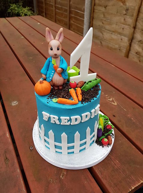 Peter Rabbit Cake by Gina's Fondant Fancies