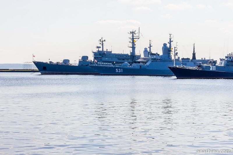Стоянка кораблей Балтийского флота ВМФ России в Средней гавани, Кронштадт