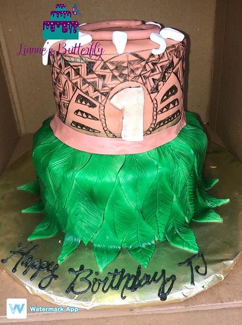 Maui Themed Cake by Lianne's Butterfly Cakes