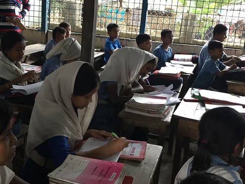 bangladesh educationinbangladesh education gpe globalpartnershipforeducation refugeecamp refugees students classroom textbooks