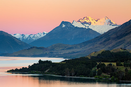 newzealand queenstown southisland travel lakewakatipu mountains sunrise