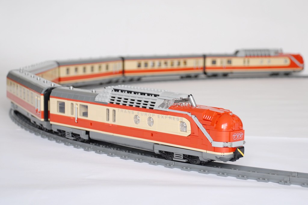 LEGO VT 11.5 Trans Europ Express (TEE)