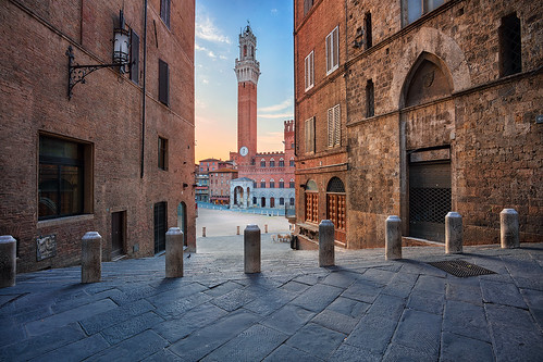 siena italy piazzadelcampo tuscany cityscape skyline italianculture sunrise city square architecture street urban famousplace traveldestinations sky europe buildingexterior twilight dawn medieval outdoors downtown ancient landmark oldtown tourism travel church cathedral tower