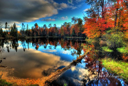 lake autumn colorful fall reflections vilascounty wisconsin usa america water sky color northernwisconsin digital geotagged northamerica landscape canon canon6d canoneos hdr photomatix tonemapping presqueislewisconsin northwoods picturesque
