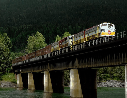 train rail railroad railway passengertrain columbiariver revelstoke bc bridge funits royalcanadianpacific canadianpacific canadianpacificrailway