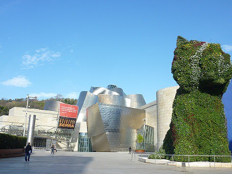 01 Guggenheim Museum by day