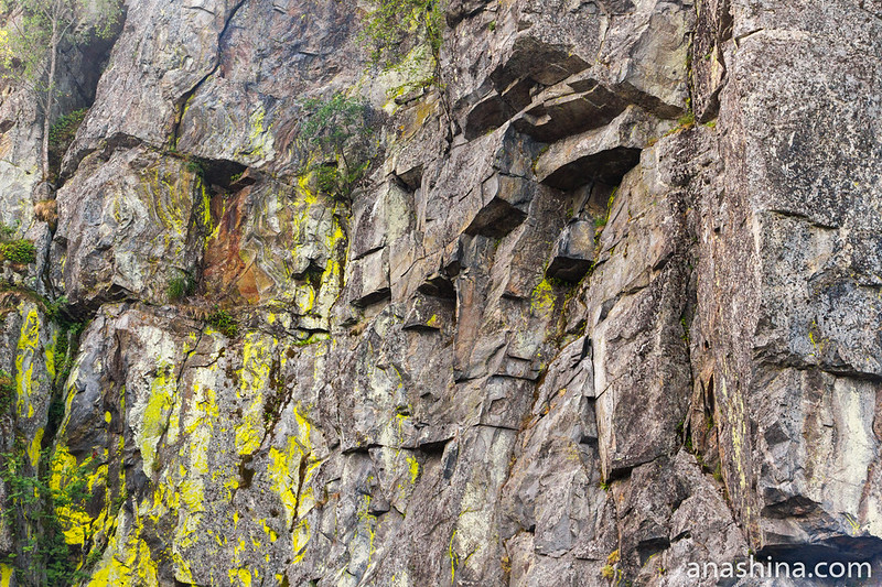 Скалы "Вороньих врат", остров Каарнетсаари, Ладожское озеро