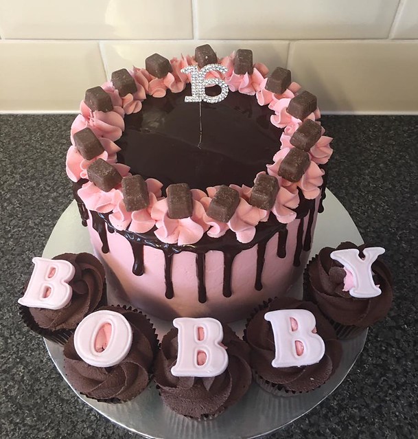 Cake by Beccy's Cakes and Bakes
