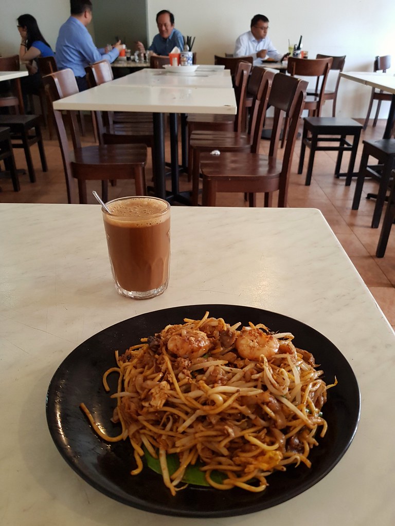 炒粿條 Fried Koay Teow rm$10 & Cham rm$4.50 @ Village Cafe at PJ Phileo Damansara