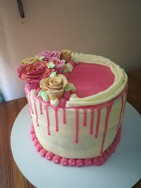 Buttercream Frosting Dripping Cake by Sakuni Rajapakse of Dream Cake Creations