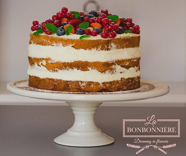 Cake by La Bonbonniere