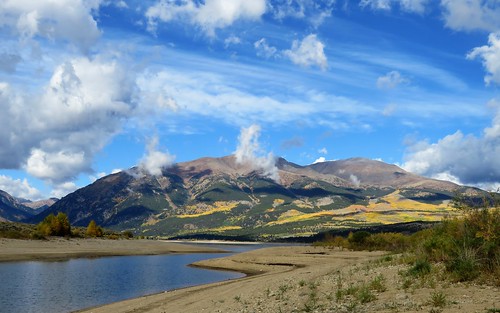 topoftherockies scenicbyway twinlakes reservoir lake glacial colorado mountain mountains sawatch range lakecounty sanisabelnationalforest aspen leafpeeping fallcolor fall clouds nationalforest sanisabel usda forestservice recreationarea mtelbert