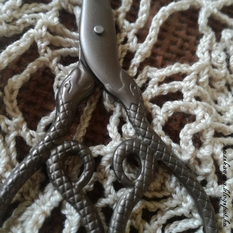 crochet , doily , scissors (6)