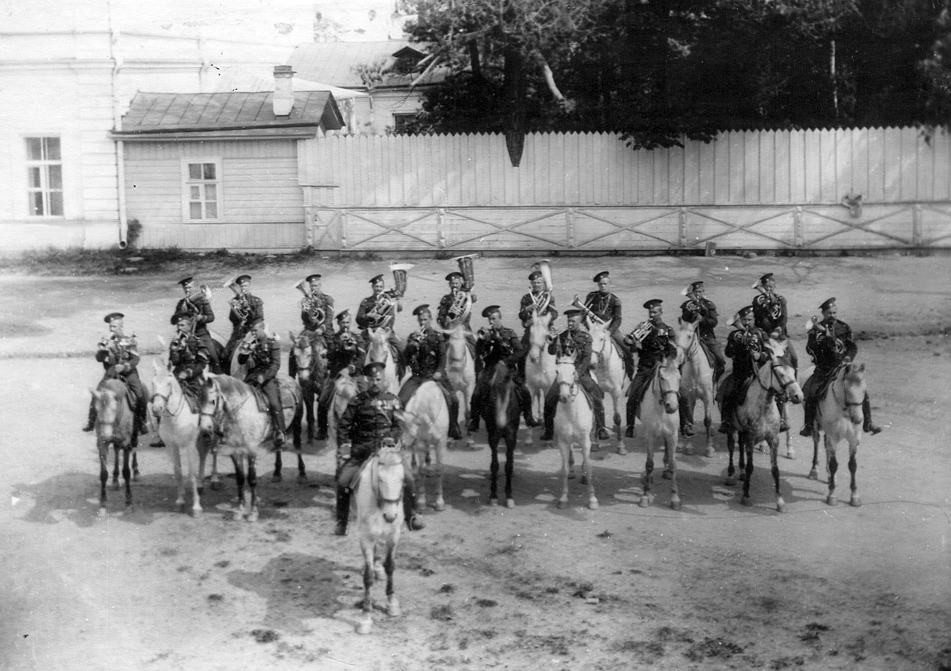 1913. Хор трубачей полка