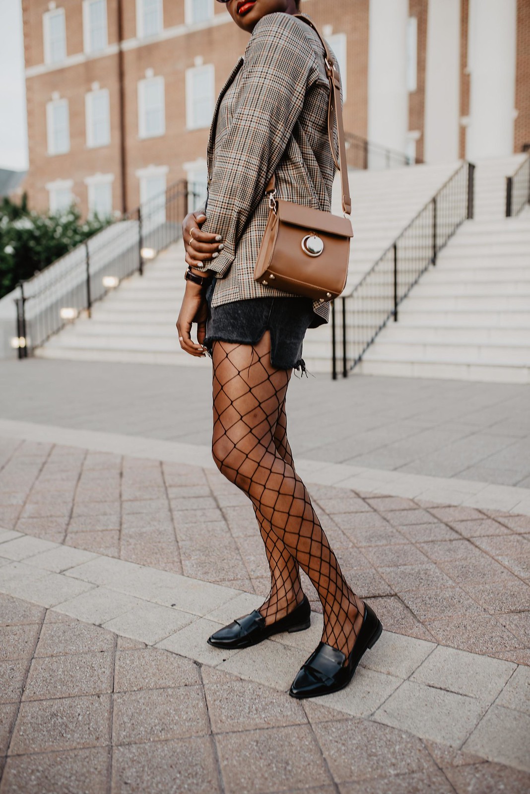 how to style fishnet tights with a skirt