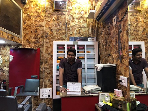 City Landmark - Wali's Hair-Cutting Saloon, Bazaar Chitli Qabar