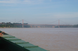 6-059 boottocht met brug bij Puerto Maldonado