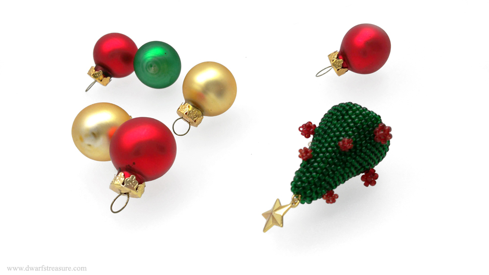 Cute beaded mini Christmas tree charm for decoration