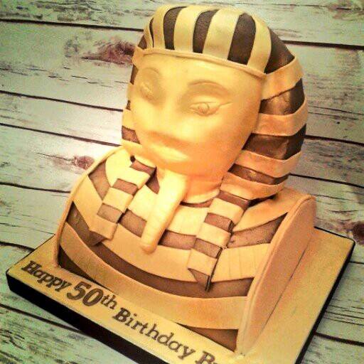 Tutankhamun Mask Cake by Mrsmerrymaker