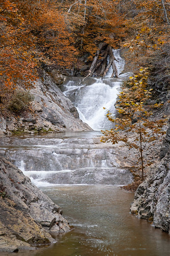fall virginia waterfall naturalbridge unitedstates us