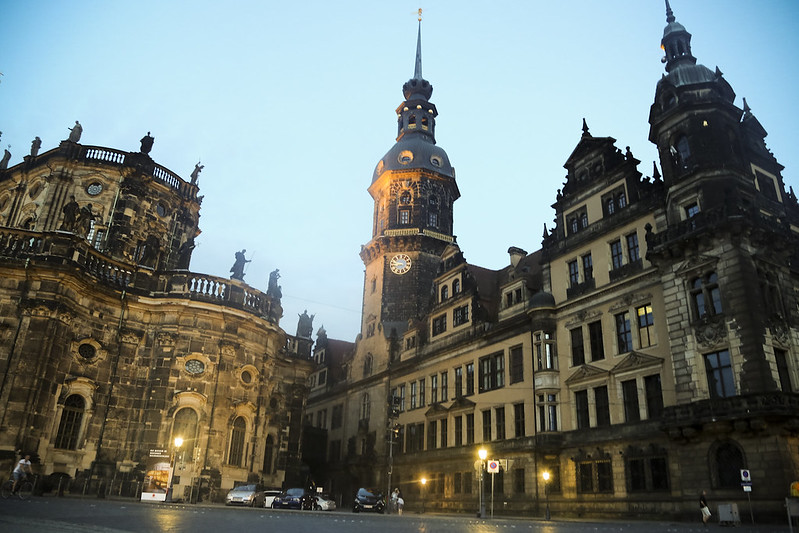 Дрезден: два лица города. О лете и зиме на Эльбе. город, можно, Дрездена, обязательно, который, сразу, конечно, Dresdner, количество, города, штоллена, только, здесь, рождественских, Дрездене, музеи, земле, Дрезденский, очередь, сайте