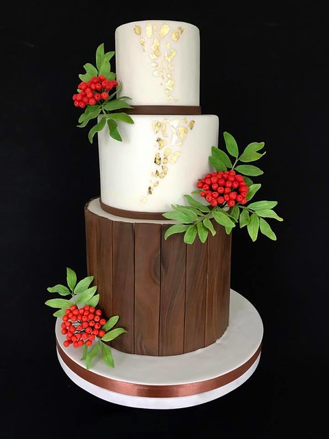 Autumn Theme Wedding Cake by Delicate Cakes