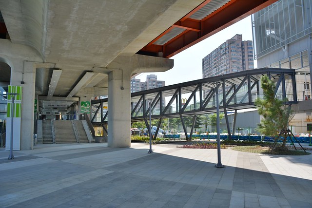 松竹車站：台鐵捷運轉乘通道
