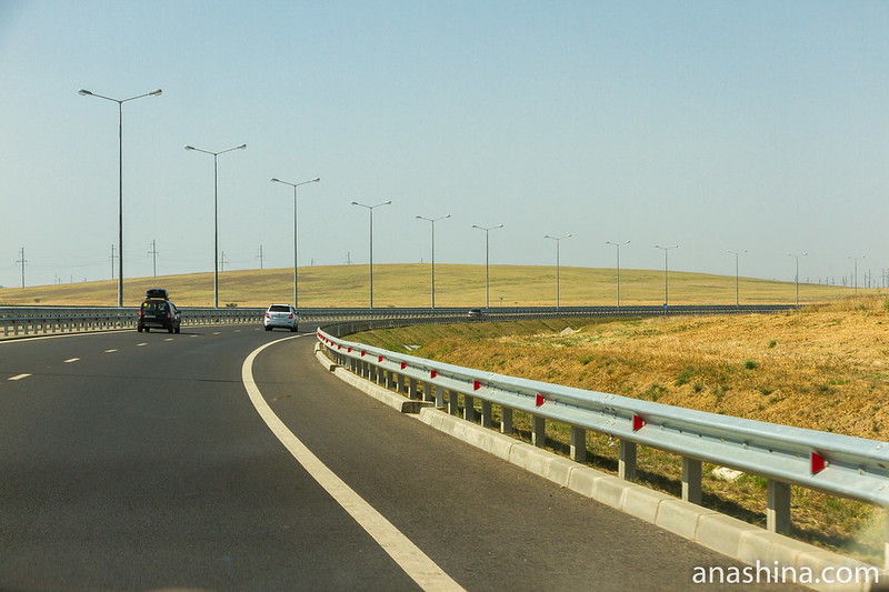Автодорожный подход к Крымскому мосту