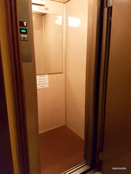  Elevator in Vaticanum 67 building