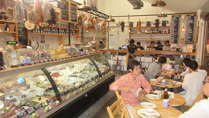 Bangkok Market Grocery Restaurant