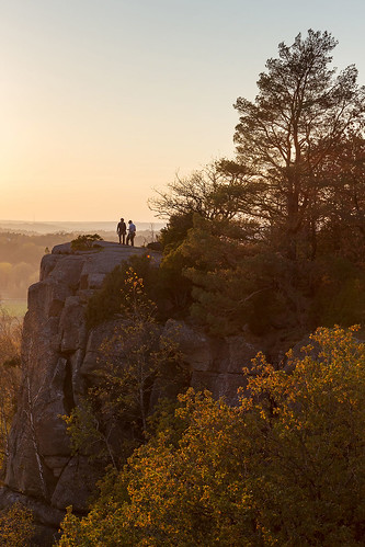 gothenburg västragötalandcounty sweden se utby fjällbo utbybergen cliffs rocks rockclimbing climber trees sunset people autumn fall canoneos6d canonef24105mmf4lisusm