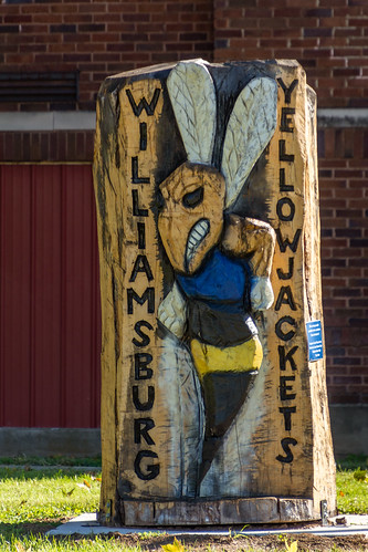 waynet wayne county indiana bee wasp carving mascot williamsburg waynetorg yellow jackets public art publicart waynecounty yellowjackets unitedstates us