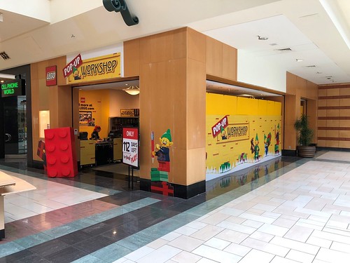 Pop-Up LEGO Brand Store