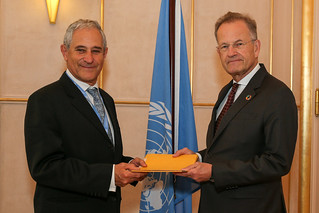 NEW PERMANENT REPRESENTATIVE OF FRANCE PRESENTS CREDENTIALS TO THE DIRECTOR-GENERAL OF THE UNITED NATIONS OFFICE AT GENEVA