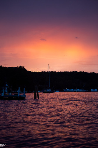 sunset sailboat lake winnipesaukee