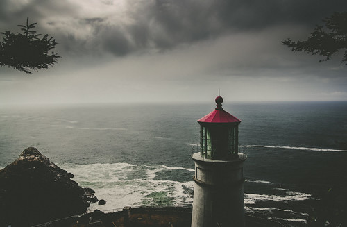 oregon ocean coast lighthouse clouds stormydays historicsite
