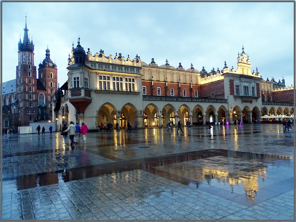 7 días en Polonia: Cracovia-Auschwitz-Tatras y Zakopane-Minas de Sal-Río Dunajec - Blogs de Polonia - Planty-Centro Histórico(Plaza del Mercado-Basílica de Sta. María-Lonja de Paños) (46)