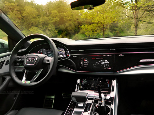 Audi Driving Experience Nogaro Q8 SQ7